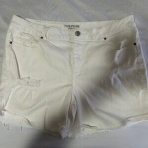 Maurices distressed white jean shorts size 20